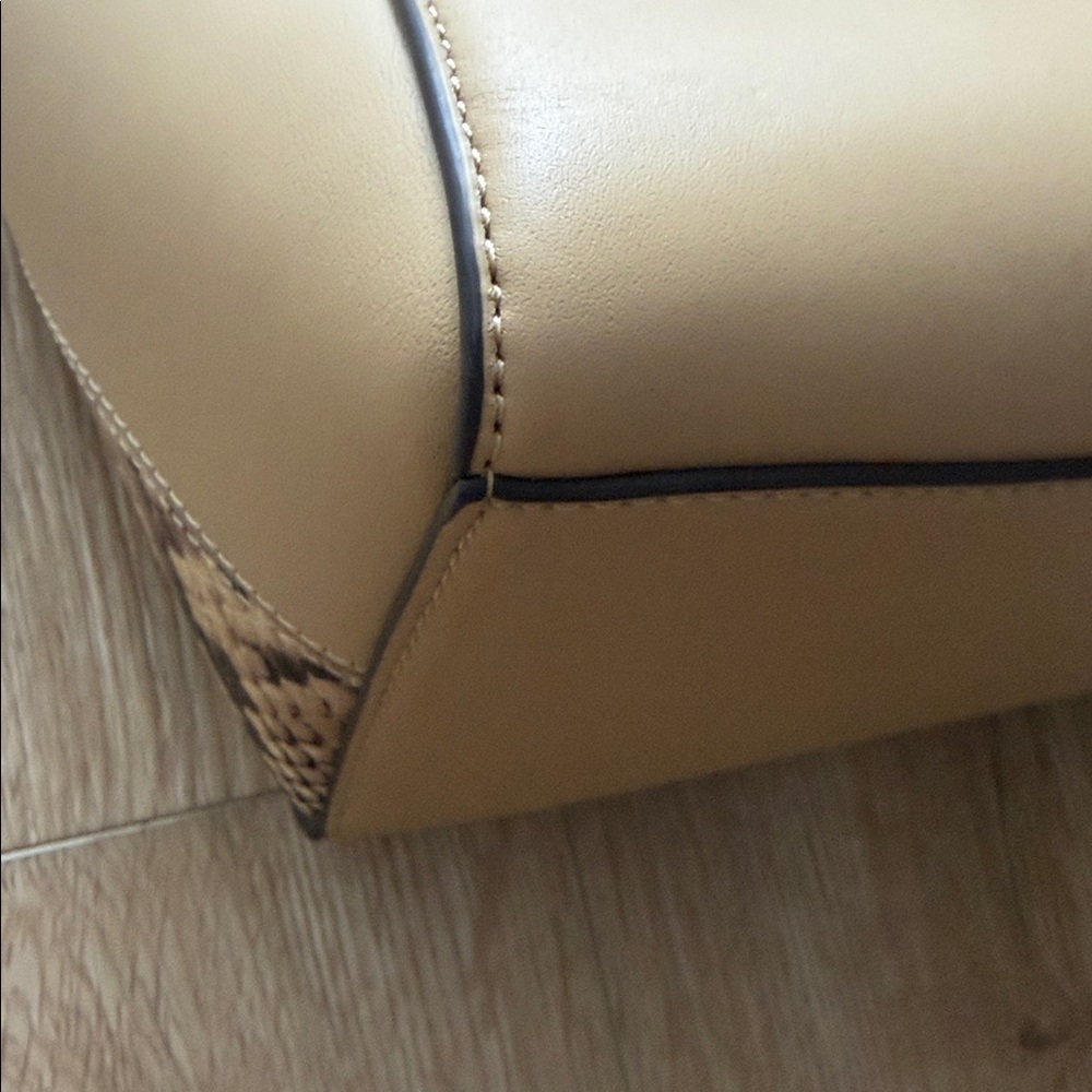 Tory Burch Small McGraw Snake Embossed Bucket Bag - Picture 3 of 6